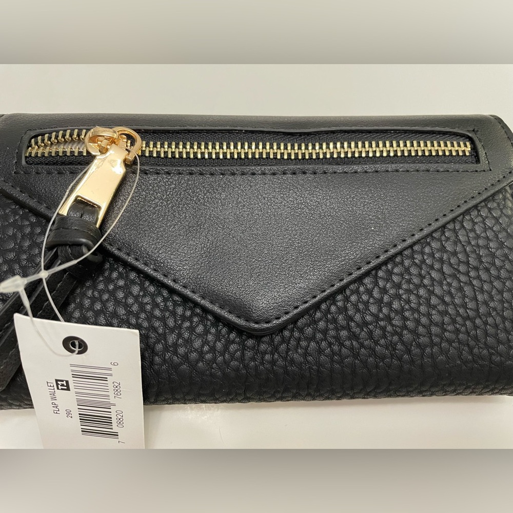 2/$30 💥 Ophelia Roe flapfront black clutch wallet with snap front closure